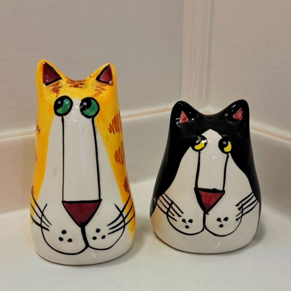 Cat Catzilla Vintage Black and White Salt and pepper Set